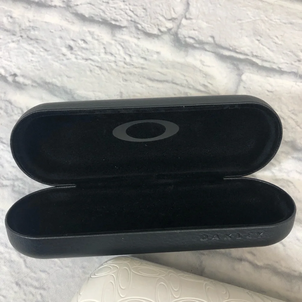 Oakley Sunglasses cases Set of 2 White large Black small